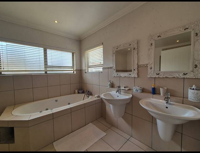 4 BEDROOM HOUSE FOR SALE IN VAALVIEW